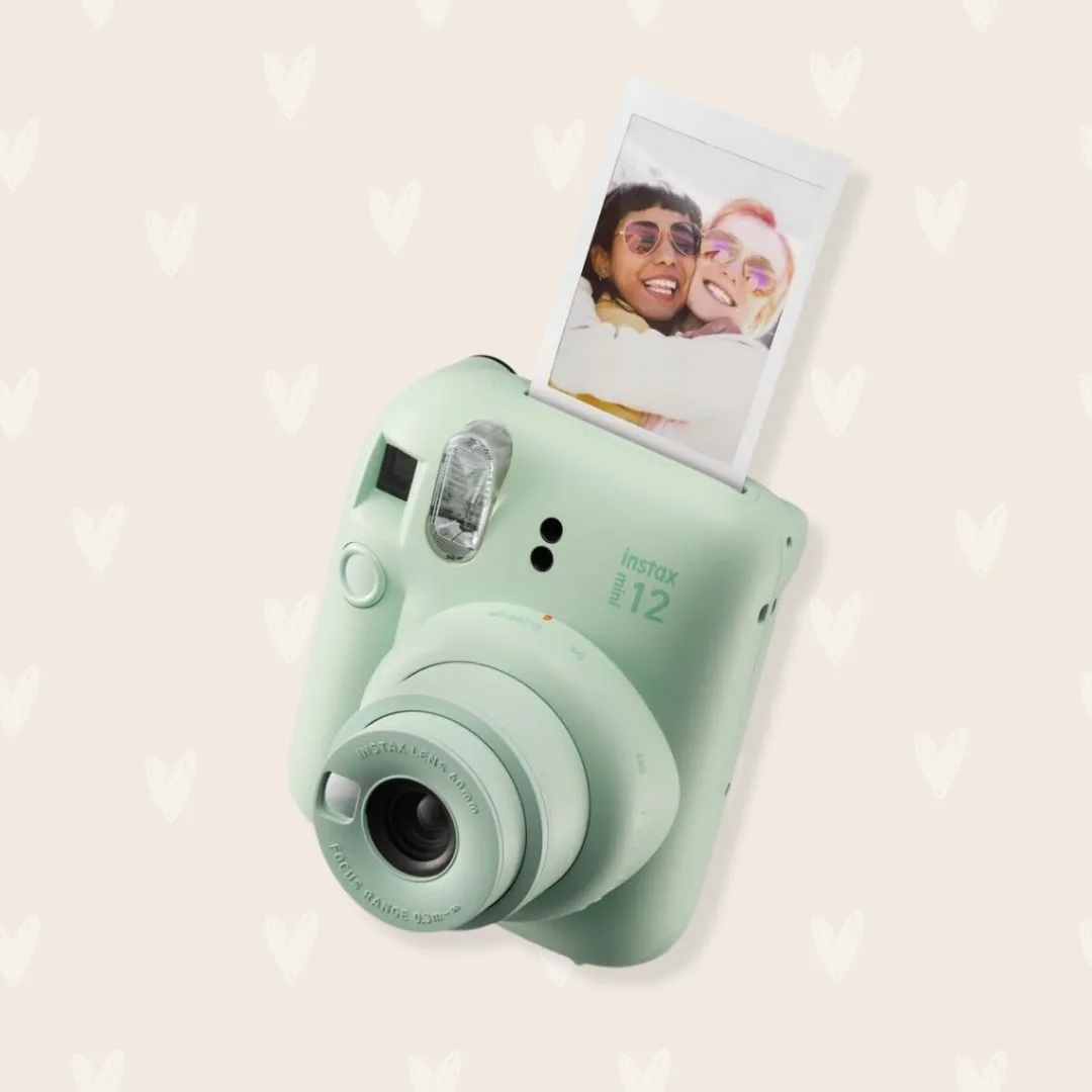 Instant camera