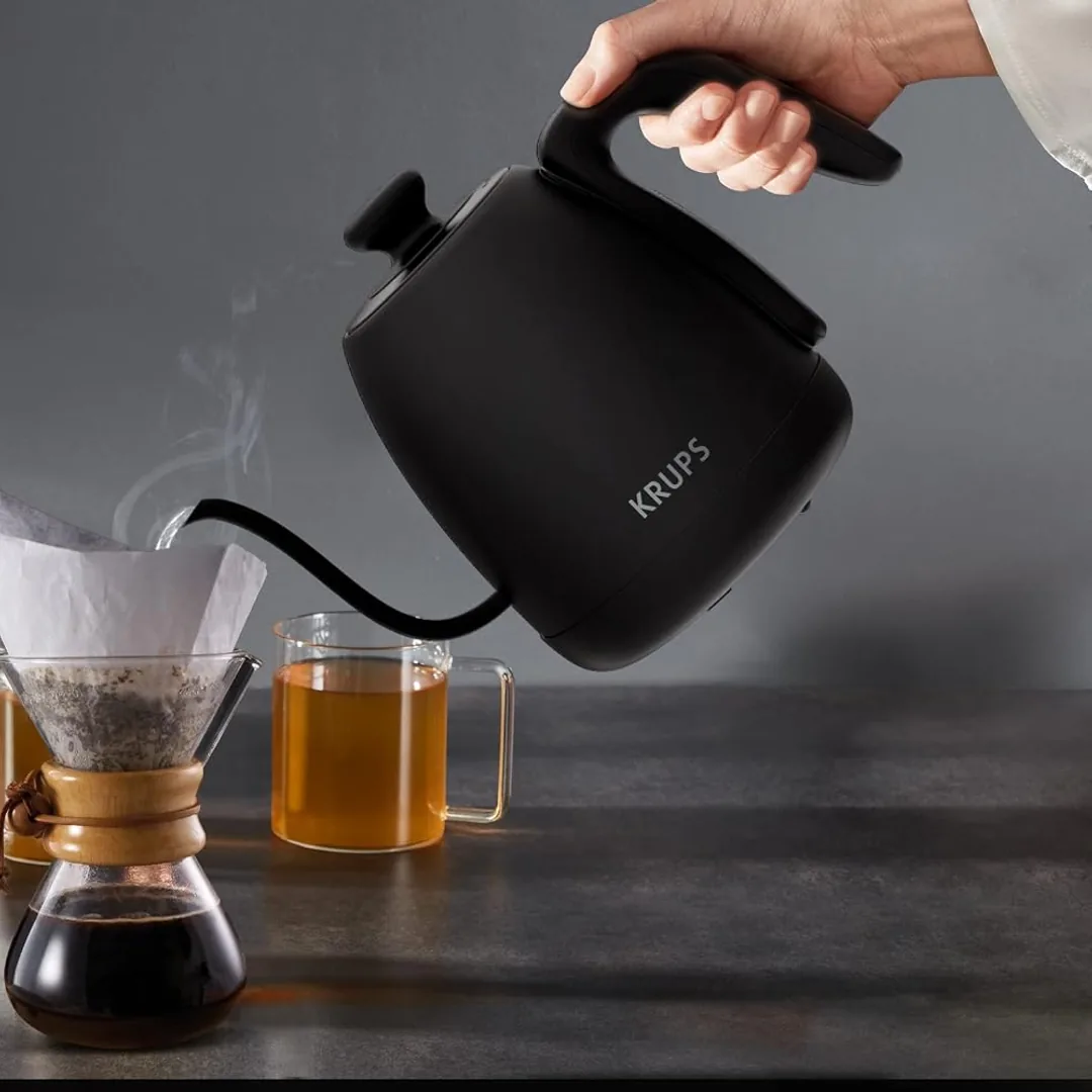 Waterkoker met zwanenhals